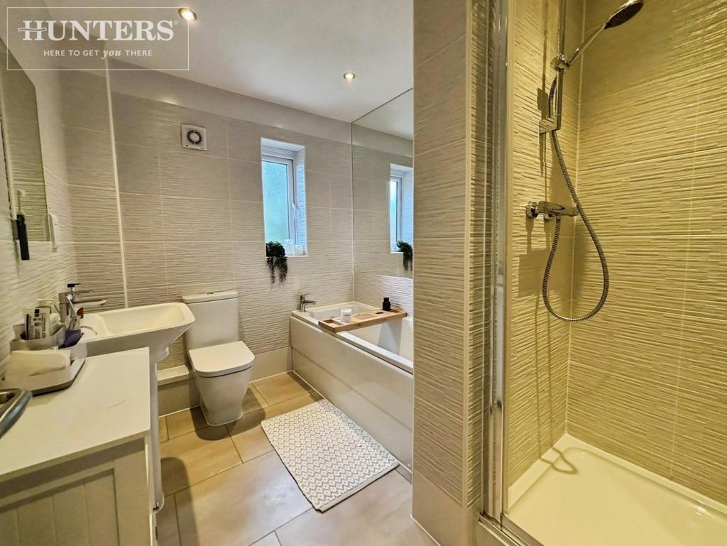 Pbox-bathroom-332825.jpeg