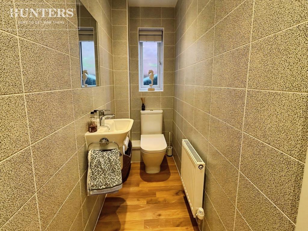 Pbox-bathroom-332825.jpeg