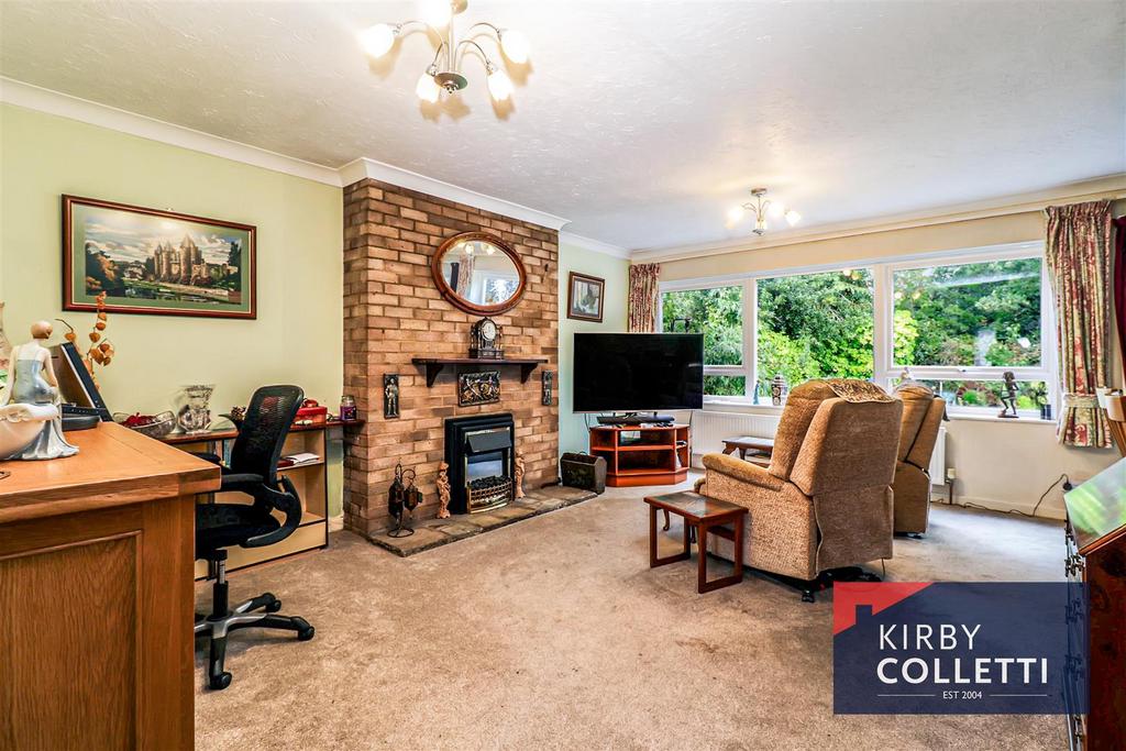 Lounge/dining room