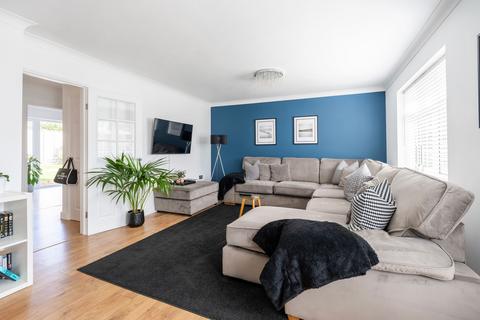 62 Elmdale Drive, Carlton Colville, Lowestoft, NR33 8DQ
