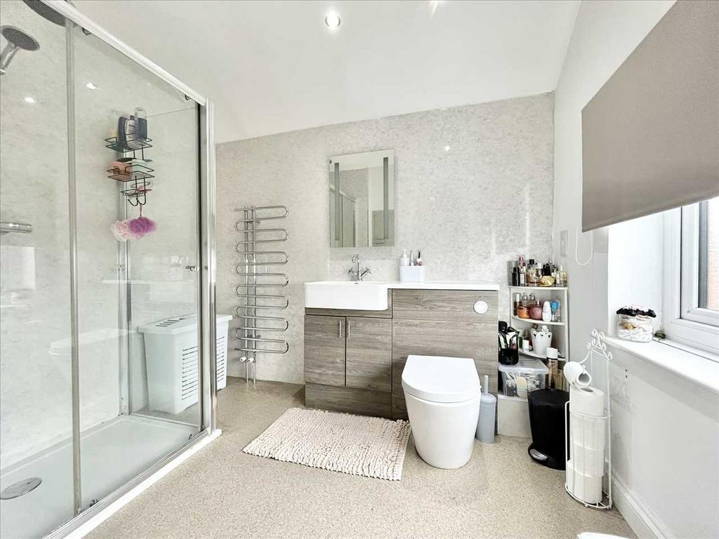 En suite shower room