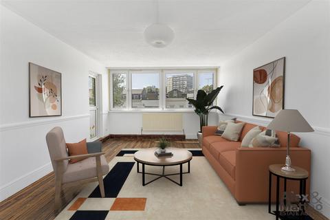 2 bedroom flat for sale, Tawny Way, Surrey Quays, SE16
