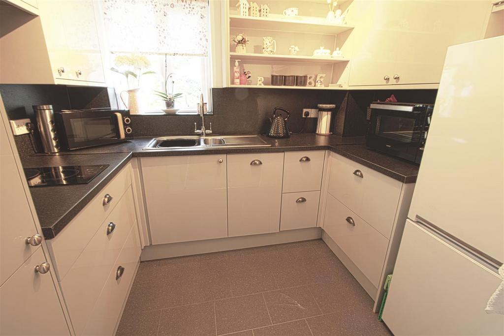 KITCHEN1.jpg