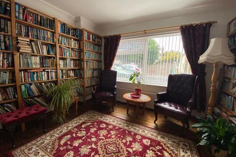 4 bedroom detached bungalow for sale, Elkington Road, Burry Port