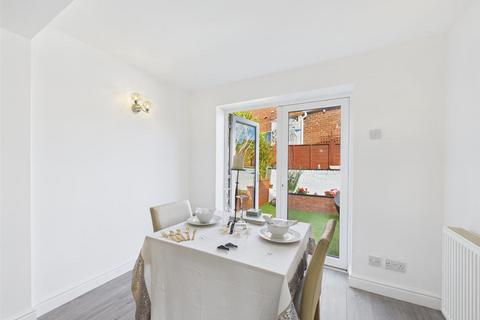 1 bedroom bungalow for sale, Bempton Oval, Bridlington