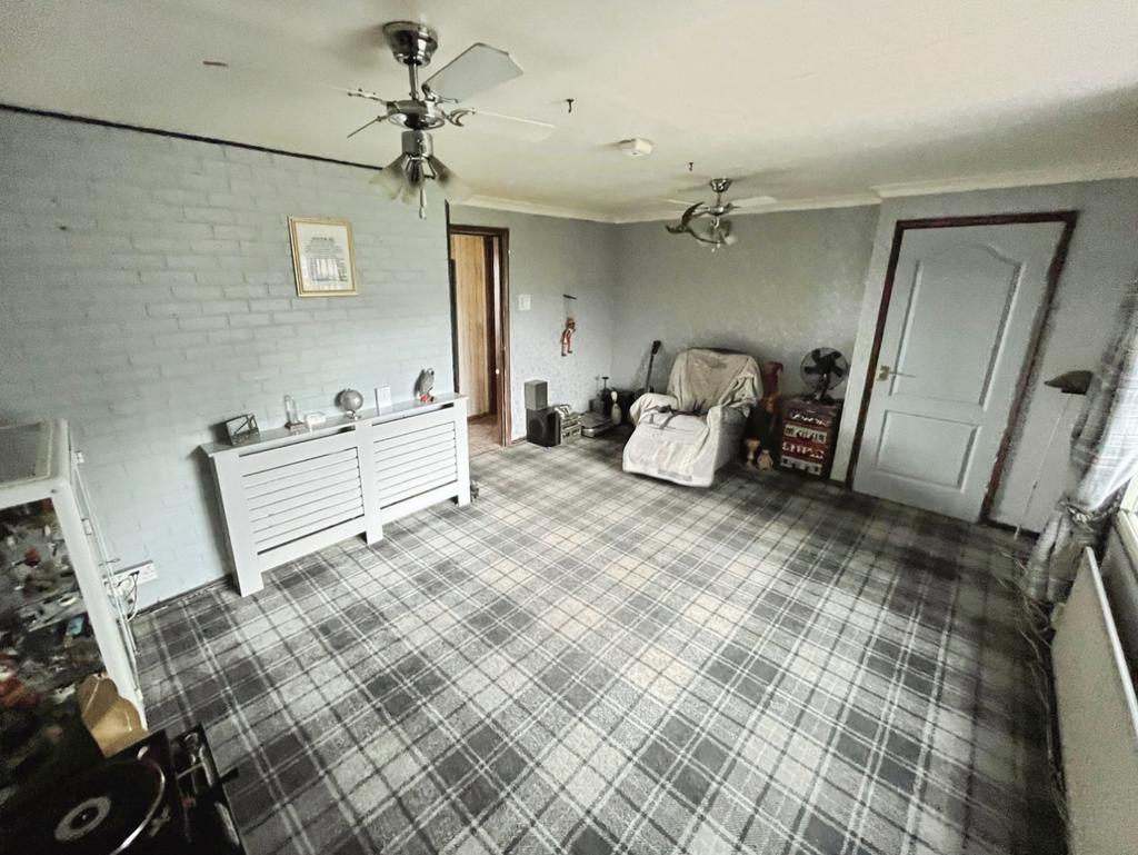 Pbox-living room-326536.jpg