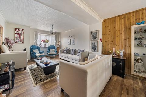 5 bedroom semi-detached house for sale, Segrave Close, Weybridge, KT13