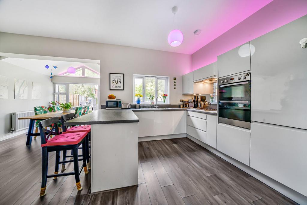 3 Summerfold Place-13.JPG