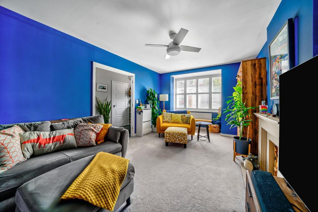 3 Summerfold Place-4.JPG