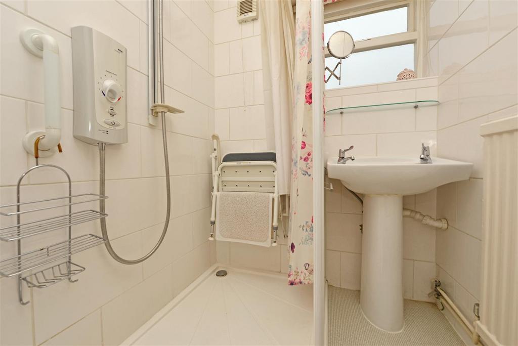 Shower Room: