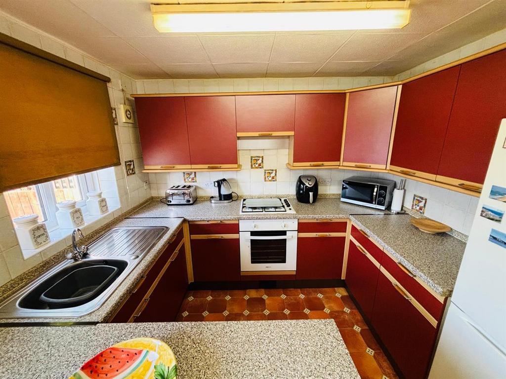 Open Plan Kitchen / Dining Area: