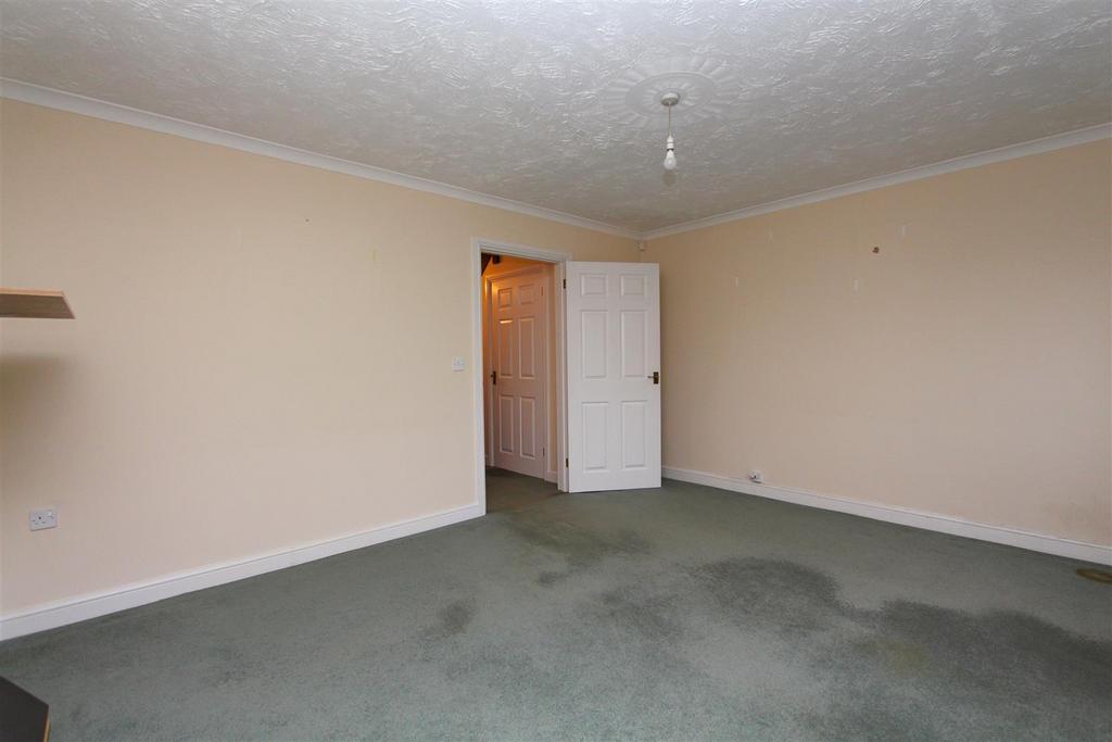 Living room 2nd.JPG
