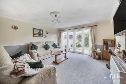 3 bedroom terraced house for sale, Milton Road, Stanford-le-Hope