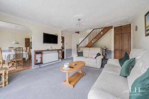3 bedroom terraced house for sale, Milton Road, Stanford-le-Hope