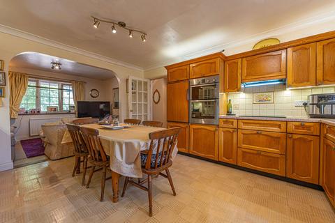 undefined, Portskewett, Mount Ballan, NP26