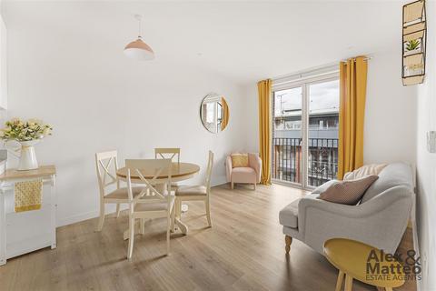 1 bedroom flat for sale, Varcoe Road, Bermondsey, SE16