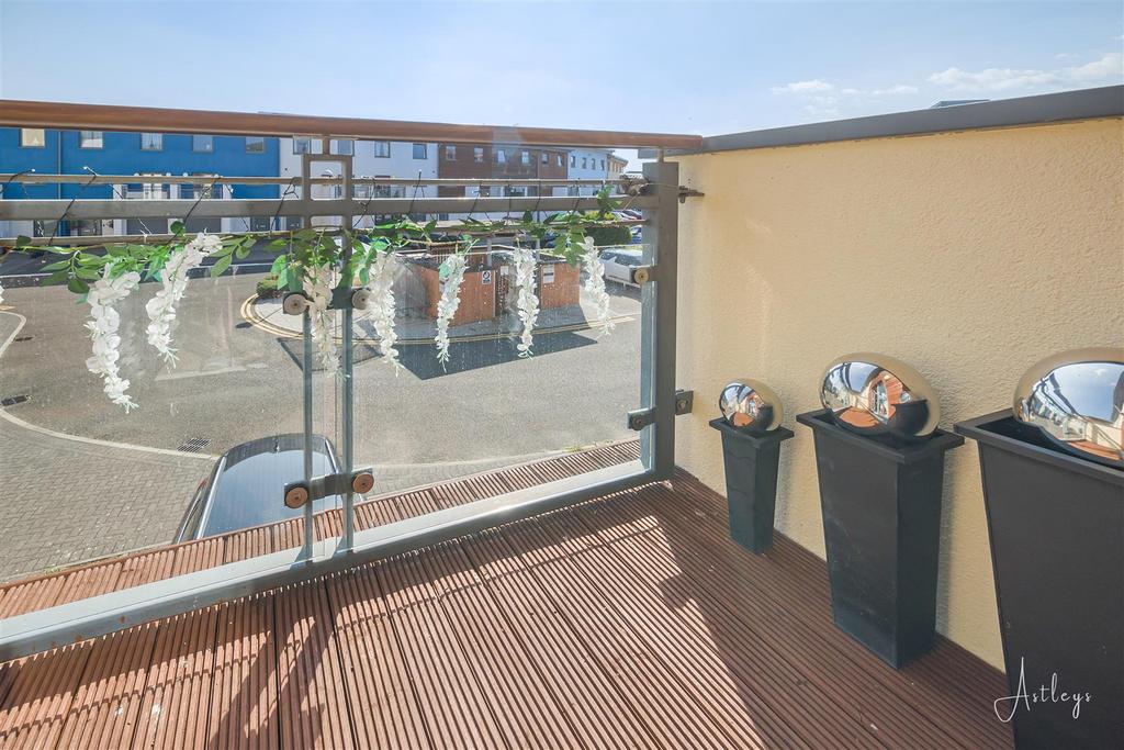 Sit Out Balcony
