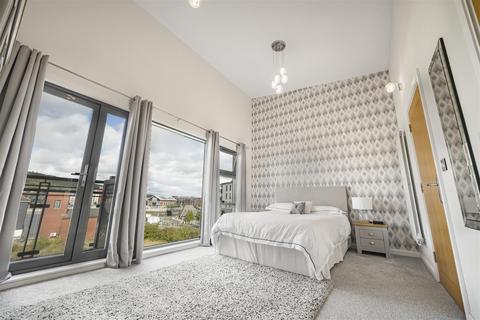 4 bedroom townhouse for sale, St Stephen's Court, Maritime Quarter, Swansea