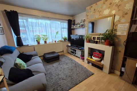 2 bedroom ground floor maisonette for sale, Birchen Grove, Luton, Bedfordshire, LU2 7TS