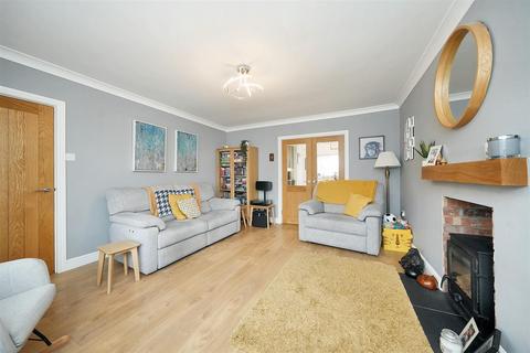 3 bedroom detached house for sale, 10 Dewsbury Drive, Wolverhampton