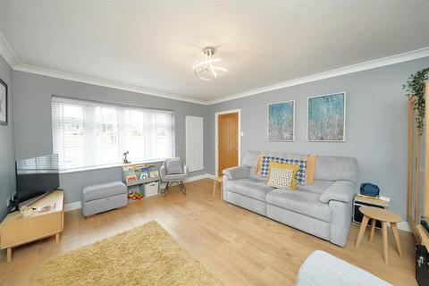 3 bedroom detached house for sale, 10 Dewsbury Drive, Wolverhampton