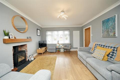 3 bedroom detached house for sale, 10 Dewsbury Drive, Wolverhampton