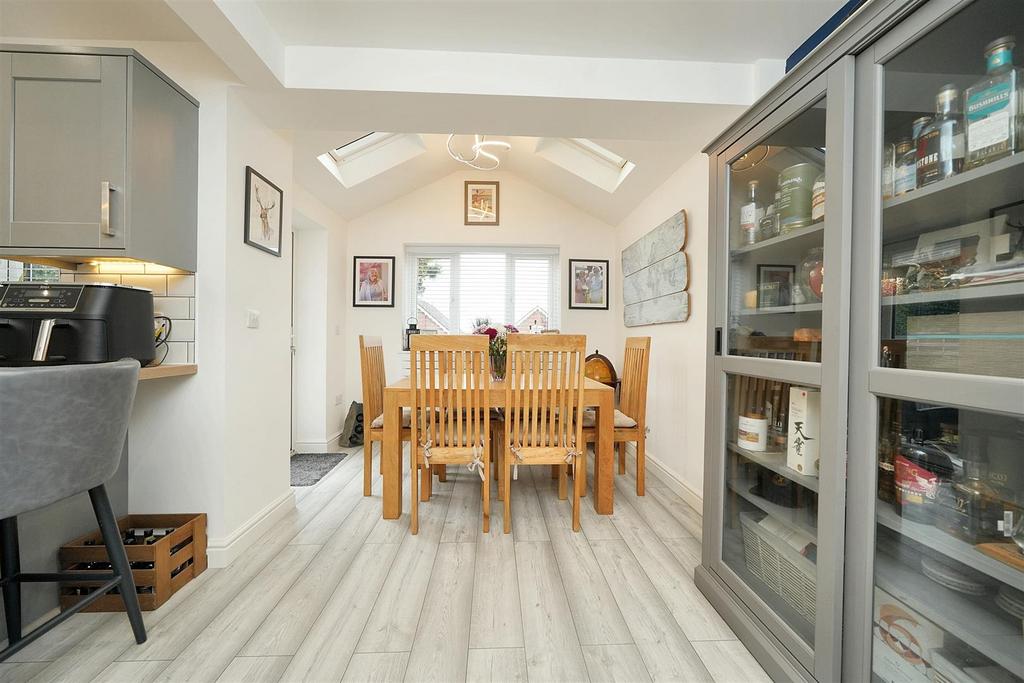 Dining Area.jpg