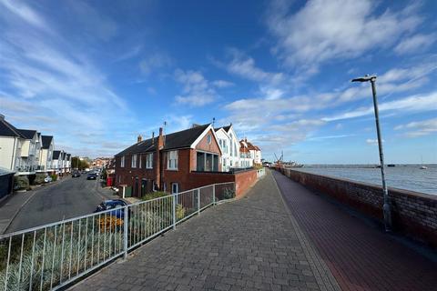 3 bedroom semi-detached house for sale, Coronation Road, Burnham-on-Crouch