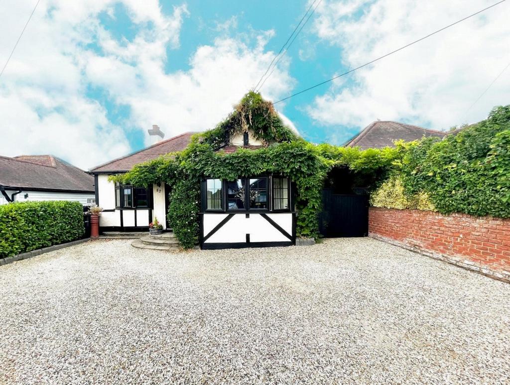 Hawkwell Chase, Hawkwell, Hockley... 3 bed bungalow - £640,000