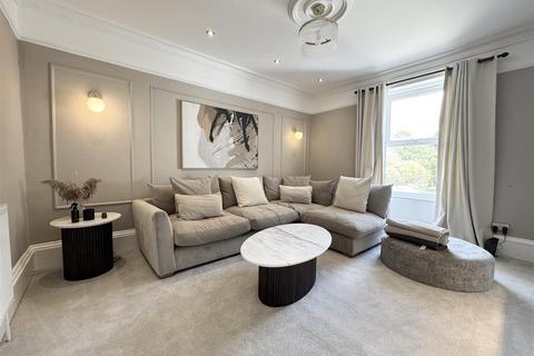 3 bedroom semi-detached house for sale, King Street, Skelmanthorpe, HD8 9DY