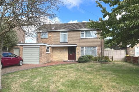 4 bedroom detached house for sale, River View, Whippingham