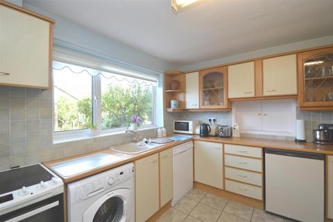 4 bedroom detached house for sale, River View, Whippingham