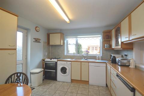 4 bedroom detached house for sale, River View, Whippingham