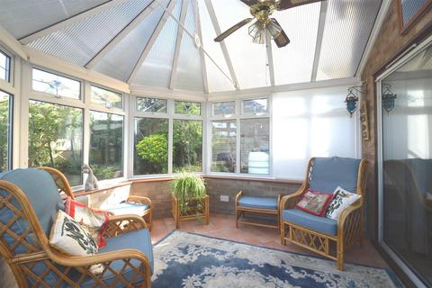 4 bedroom detached house for sale, River View, Whippingham
