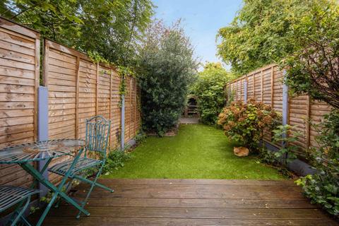 27 Reginald Road, London, E7 9HS