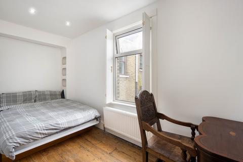 27 Reginald Road, London, E7 9HS