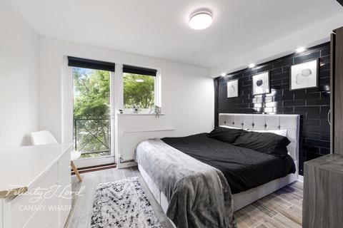 26 Whiteadder Way, London, E14 9UR