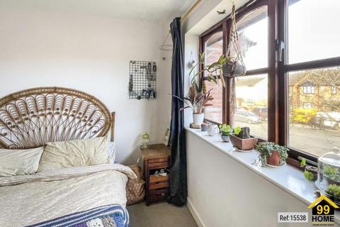 10 Abbotside Close, Manchester, M16 7RP