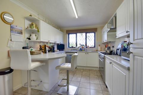 4 bedroom detached house for sale, Manor Close, Brampton, Cambridgeshire, PE28
