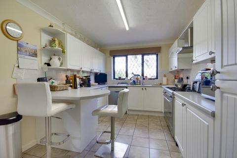 undefined, 20 Manor Close, Brampton