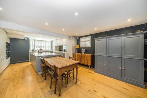 undefined, Edward Road, Hampton Hill TW12