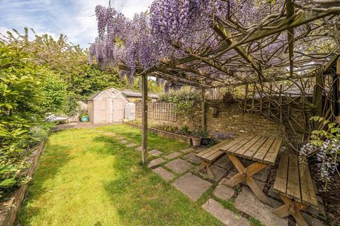 11 Edward Road, Hampton Hill, Hampton, TW12 1LH