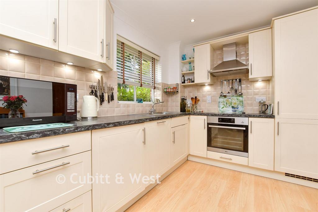 Lounge / Kitchen
