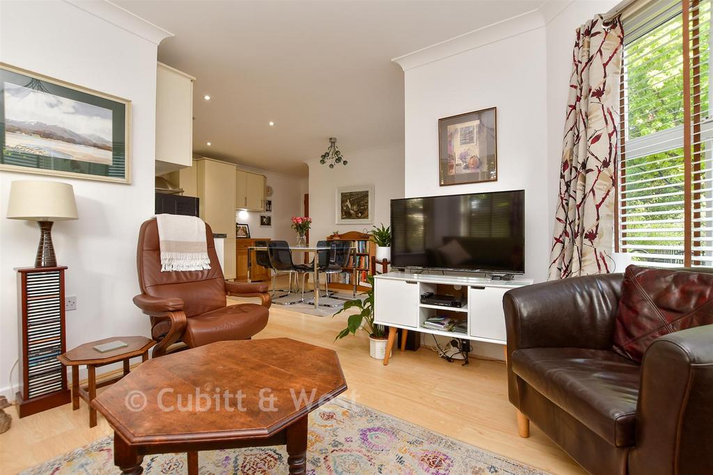 Lounge / Kitchen