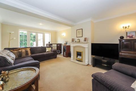 undefined, Grove Gardens, Tring
