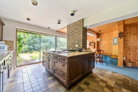 4 bedroom detached house for sale, Broad High Way, Cobham, KT11