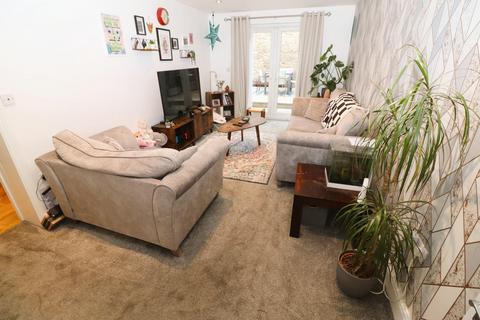 undefined, College Street, Higham Ferrers NN10