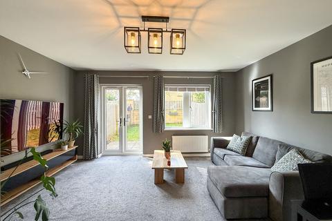 3 bedroom terraced house for sale, Cross Lane, Huddersfield HD4