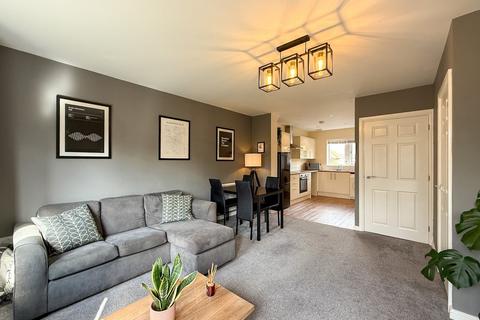 3 bedroom terraced house for sale, Cross Lane, Huddersfield HD4