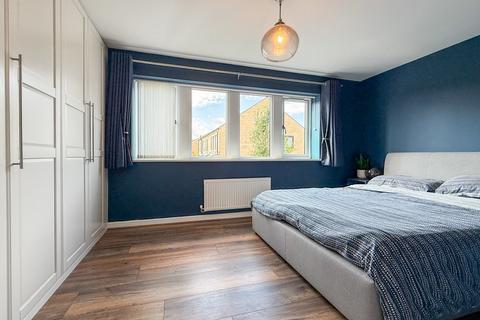 3 bedroom terraced house for sale, Cross Lane, Huddersfield HD4